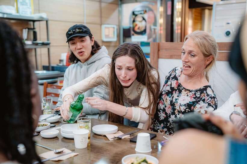 Seoul: Night Market Food Tour with Local Guide - The food: familiar Korean favorites first
