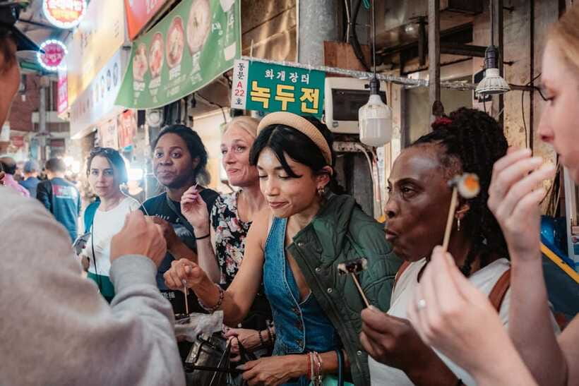 Seoul: Night Market Food Tour with Local Guide - Korean drinking games, with or without alcohol