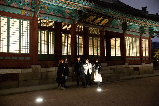 Seoul Night Palace & Market Food Tour with Vehicle - Jogyesa Temple and a quieter finish