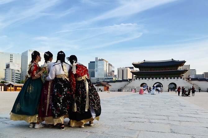 Seoul Night Tour with Han River Cruise and Gyeongbokgung Palace - A full Seoul day from palace gates to river lights