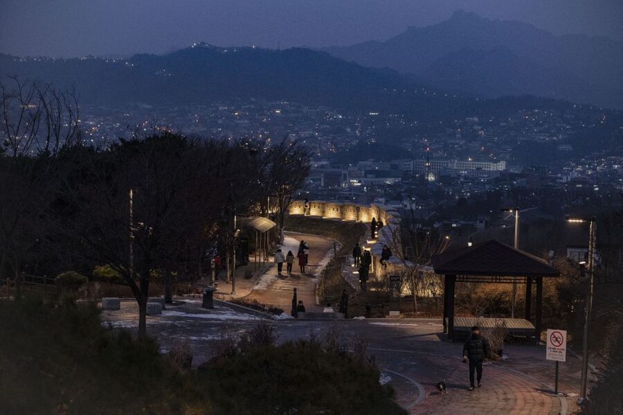 Seoul: Nighttime Hidden Gems Walking Tour - Starting at Hyehwa Station with Seoul’s student side