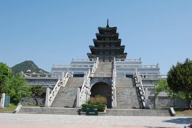 Seoul Palace Morning Tour - Passing the Blue House without stopping