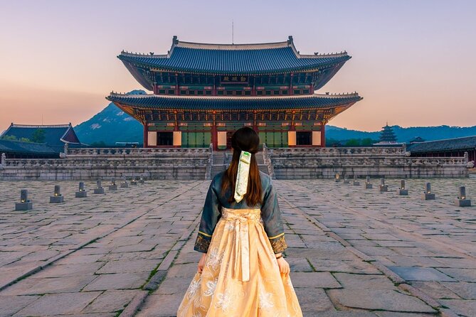 Seoul Private Tour: Palace, Bukchon, Insadong & Han River Cruise - Gyeongbokgung Palace and the Joseon royal court
