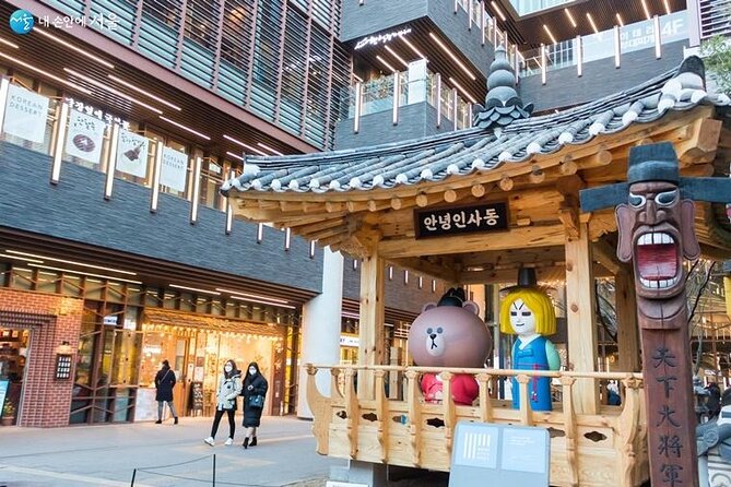 Seoul Private Tour: Palace, Bukchon, Insadong & Han River Cruise - What the private vehicle adds