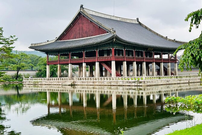 Seoul Private Tour with hidden gem of Seoul - Gyeongbokgung and the choice of hanbok