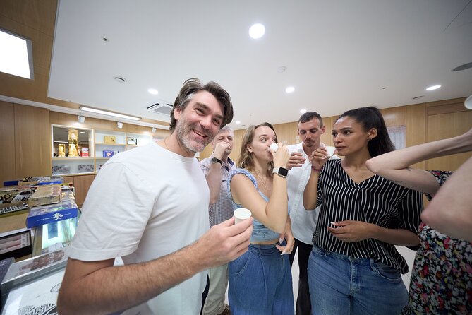 Seoul Royal Palace,Bukchon Hanok Village & Gwangjang Market Feast - What the guides add to the experience