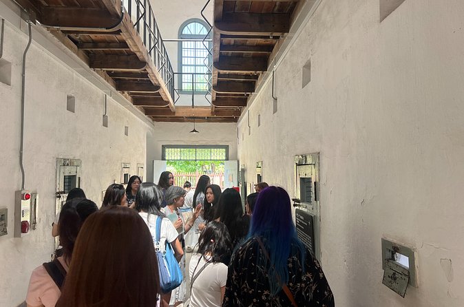Seoul’s Hidden Dark History Guided Tour of Seodaemun Prison - What the Small Group Adds