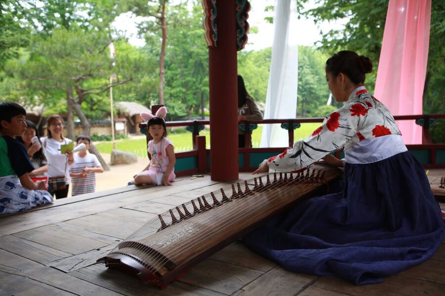 Seoul: Suwon Hwaseong Fortress & Korean Folk Village Tour - Should you book it?