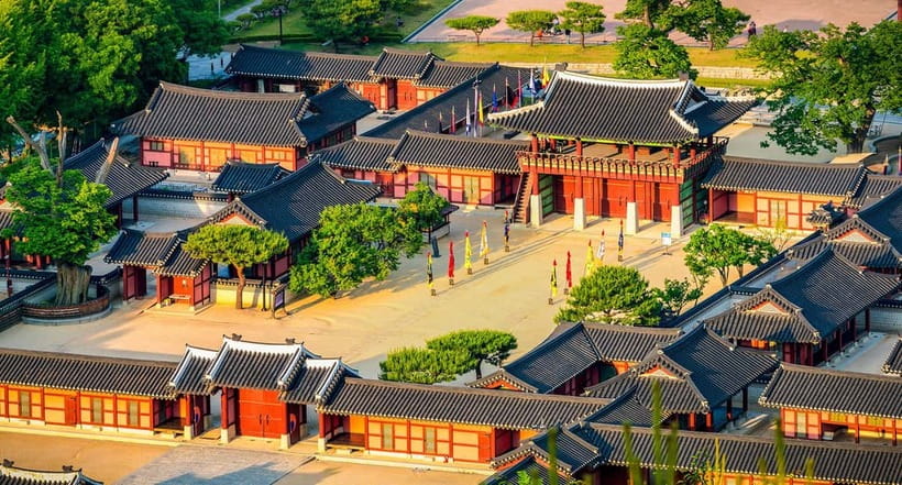 Seoul: Suwon Hwaseong Fortress & Korean Folk Village Tour - Three hours among Joseon era homes
