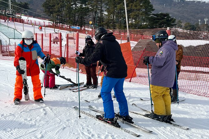 Seoul to Jisan Ski Resort (Fun 1 Day Trip Winter Sports & Skiing) - The guide and the group experience