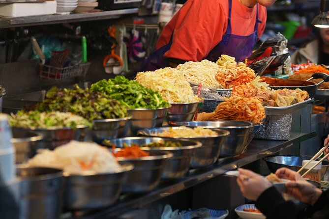 Seoul Vegan & Vegetarian Gwangjang Market Food Tour (11 Tastings) - Why Gwangjang Market is hard for vegans to navigate alone