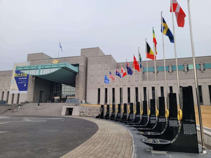 Seoul: War Memorial of Korea Private Guided Museum Tour - The War Rooms I to III: a focused route through the conflict
