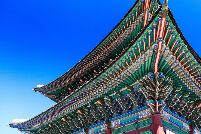 Signature Seoul : Netflix Sites, Street Food & N Seoul Tower - Jogyesa Temple begins the morning quietly