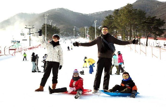 Ski Tour to Jisan Ski Resort from Seoul - From Seoul streets to snowy slopes