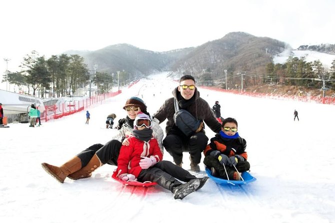 Ski Tour to Jisan Ski Resort from Seoul - Lunch, lifts, and time on the mountain