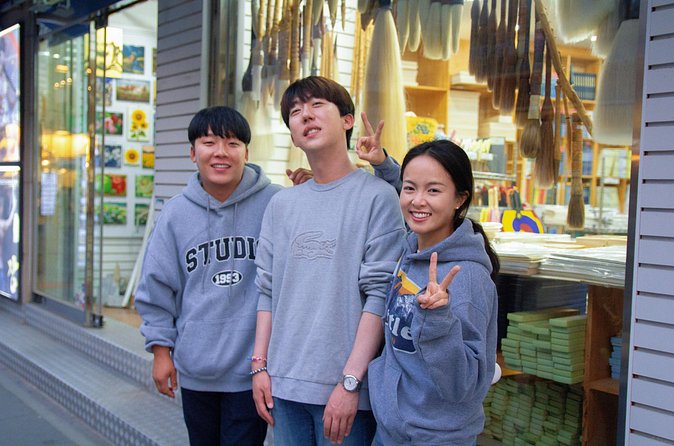 Small Group (7pax) Seoul Tour with Pickup/Dropoff (No Shopping) - Gwangjang Market is the day’s best food stop