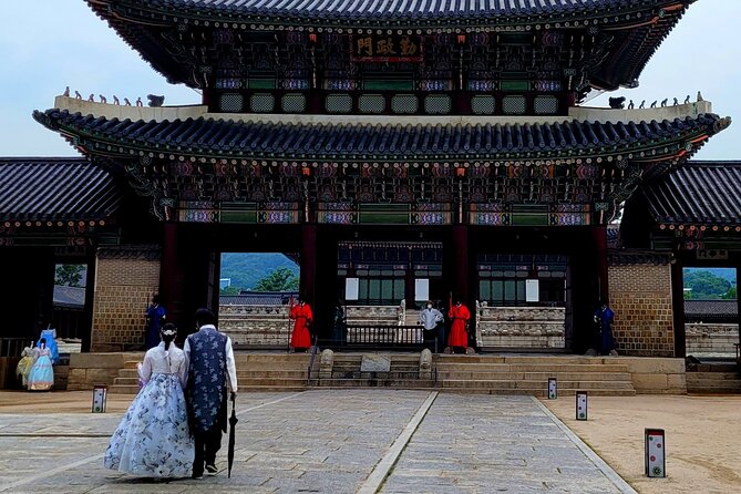 (Small Group) Palace & Seoul Old Town Highlights - Bukchon Hanok Village: a look at old residential Seoul