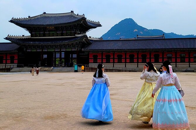 (Small Group) Palace & Seoul Old Town Highlights - Insadong: a quick introduction to traditional Seoul