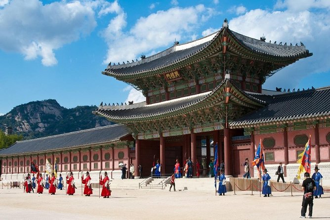Small-Group Royal Palace and Seoul City Tour (hotel pick-up) - Why this eight-hour Seoul tour works well