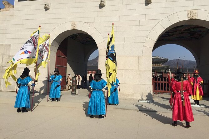 Small-Group Royal Palace and Seoul City Tour (hotel pick-up) - Gyeongbokgung shows the Joseon court at full scale
