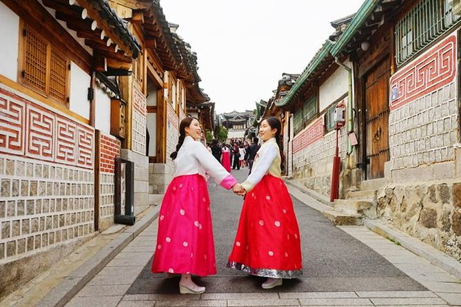 Small Group Seoul Highlight Tour opt. Hanbok & Tea Ceremony - Gyeongbokgung Palace in two hours