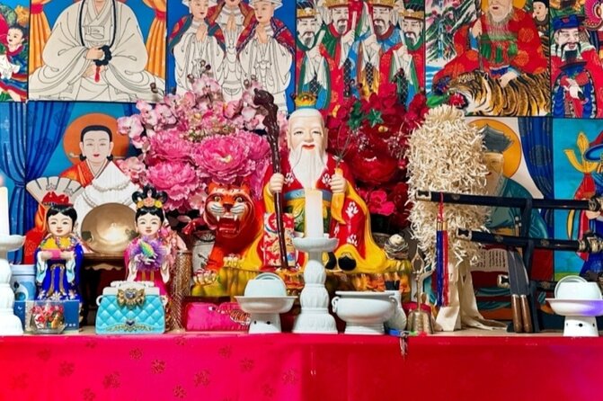 Spiritual Adventure : Into Inwangsan and Korean Shamanism - Why Inwangsan reveals a different Seoul