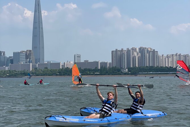 Stand Up Paddle Board (SUP) and Kayak Activities in Han River - Kayak or SUP: which one suits you?