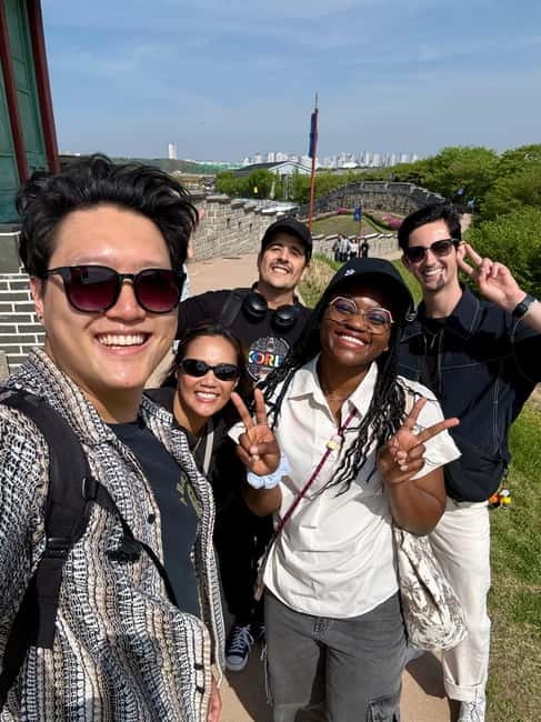 Suwon: Baseball Game with Fortress and Local Food Tour - An evening at KT WIZPARK