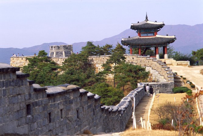 Suwon Hwaseong Fortress and Korean Folk Village Day Tour from Seoul - The ginseng-center stop deserves a warning