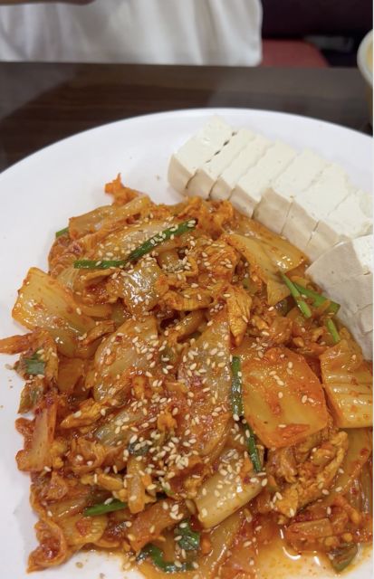 Taste hidden street food in Seoul with a 2.5h food tour - Guides who connect Seoul with French food culture