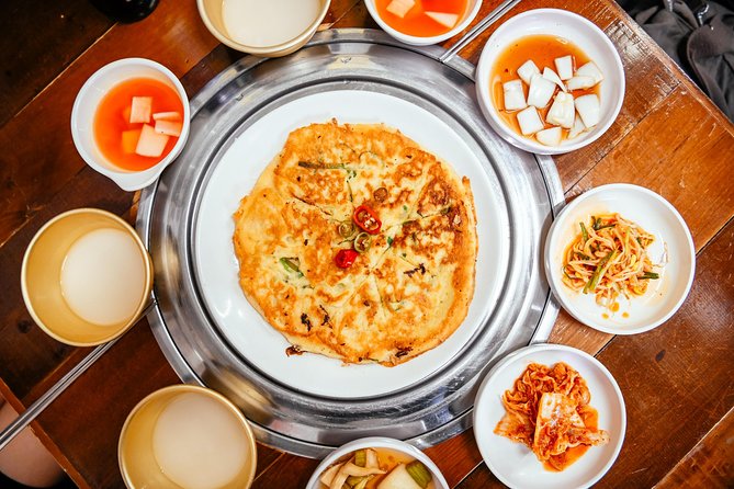 The Award-Winning PRIVATE Food Tour of Seoul: The 10 Tastings - Korean classics in local settings