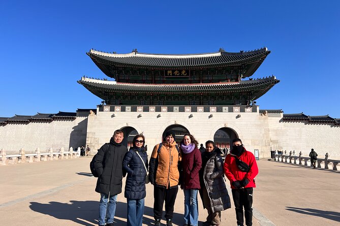 Time Travel in Seoul: Gyeongbokgung Palace, Folk Museum & Bukchon - The hanok café break and rooftop view