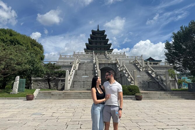 Time Travel in Seoul: Gyeongbokgung Palace, Folk Museum & Bukchon - Timing, meeting points, and getting around