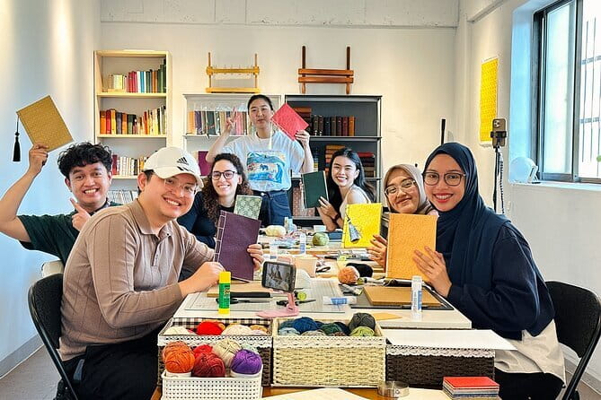 Traditional Korean Bookbinding Experience in Seoul, Hongdae - Choosing your silk cover and thread