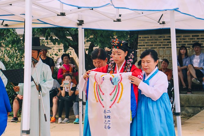 Traditional Korean folk village Afternoon tour - The 20-minute ginseng shopping stop