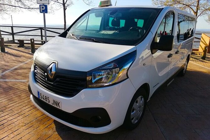 Transfer Service from Gimpo Airport to Hotel City - Meeting the driver and getting on the road