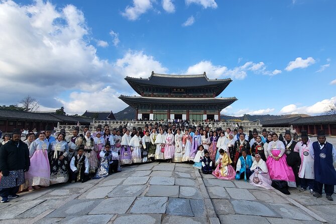 Walking Tour with Gyeongbokgung Palace, Bukchon, Insadong - Gyeongbokgung Palace, about 90 minutes of royal Seoul