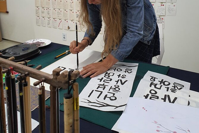 Write a Meaningful Korean Calligraphy Scroll in Insadong - Making the final handmade scroll