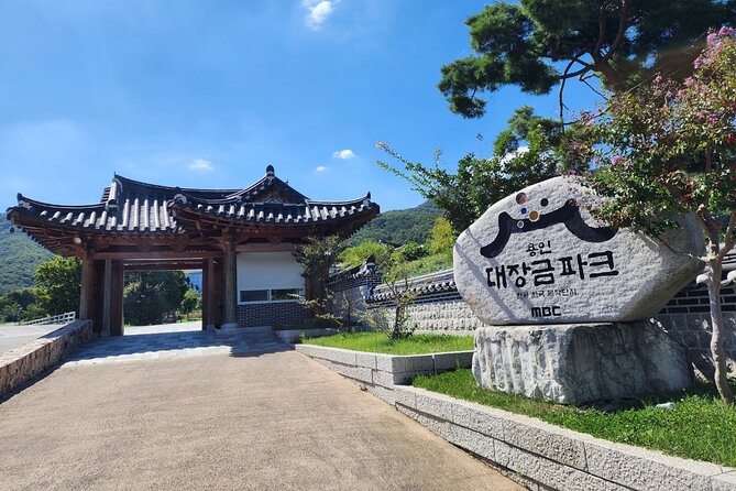 Yongin Dae Jang Geum Park Tour from Seoul - The ride from Myeong-dong to the set